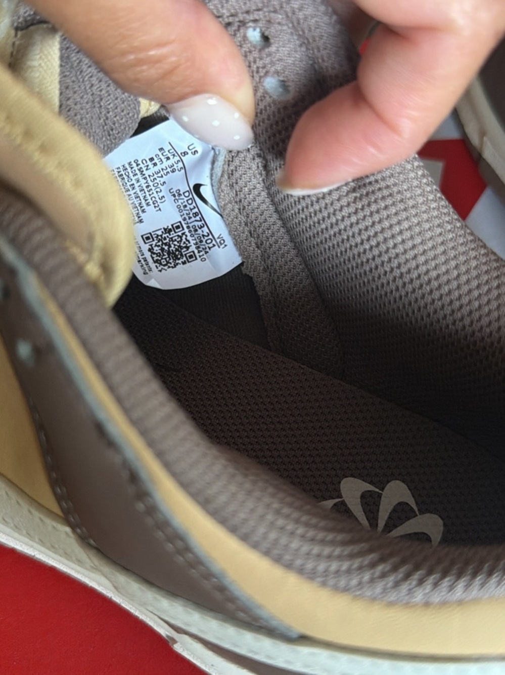 Nike Women’s Low-Top Sneakers in Beige, Taupe, and White - Picture 4 of 4